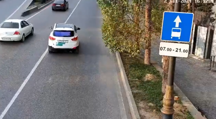 Avtobus zolaqlarına daxil olan sürücülərə XƏBƏRDARLIQ (VİDEO)