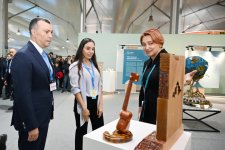 Heydər Əliyev Fondunun vitse-prezidenti Leyla Əliyeva və Bakı Media Mərkəzinin rəhbəri Arzu Əliyeva COP29-da təqdim edilən inklüziv sərgi ilə tanış olublar (FOTO)