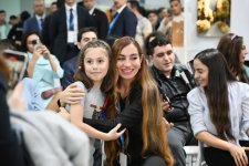 Heydər Əliyev Fondunun vitse-prezidenti Leyla Əliyeva və Bakı Media Mərkəzinin rəhbəri Arzu Əliyeva COP29-da təqdim edilən inklüziv sərgi ilə tanış olublar (FOTO)