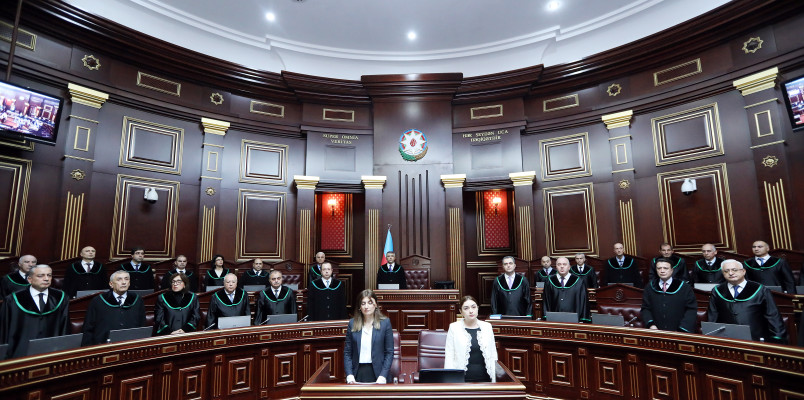 Yeni təyin olunmuş hakimlər Ali Məhkəmədə and içiblər (FOTO)