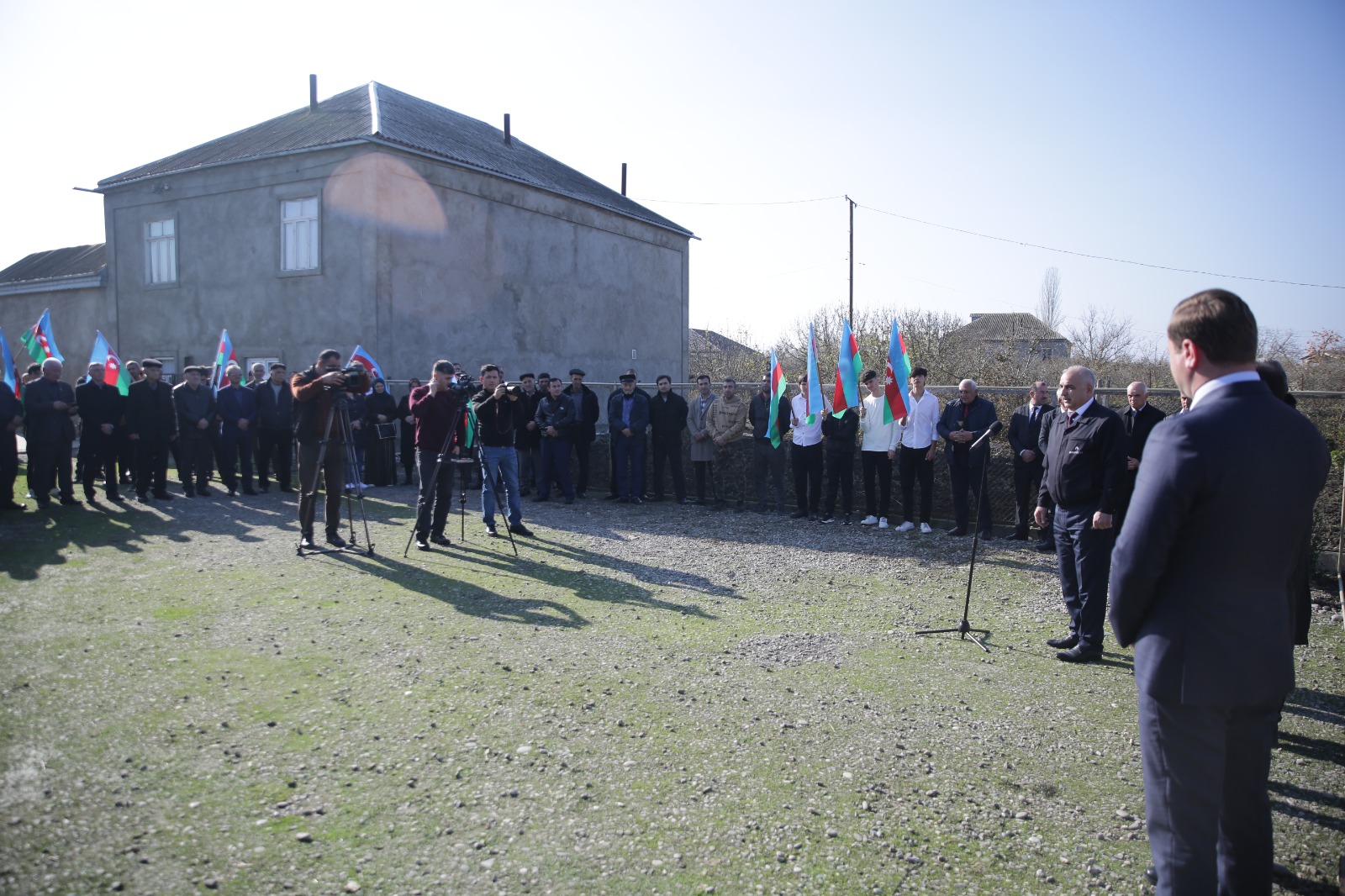 Xaçmaz rayonunun Nağıoba kəndinə ilk dəfə təbii qaz verilib (FOTO)
