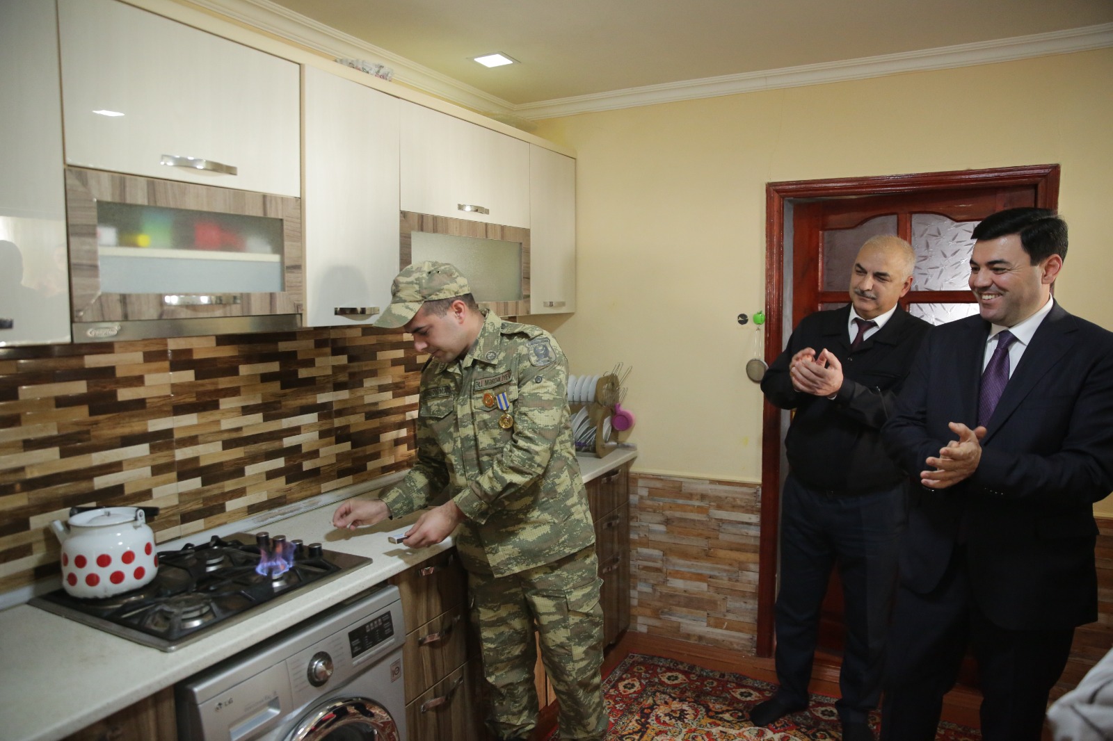 Xaçmaz rayonunun Nağıoba kəndinə ilk dəfə təbii qaz verilib (FOTO)
