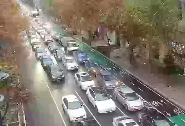 Bakının bir sıra yollarında sıxlıq var - SİYAHI