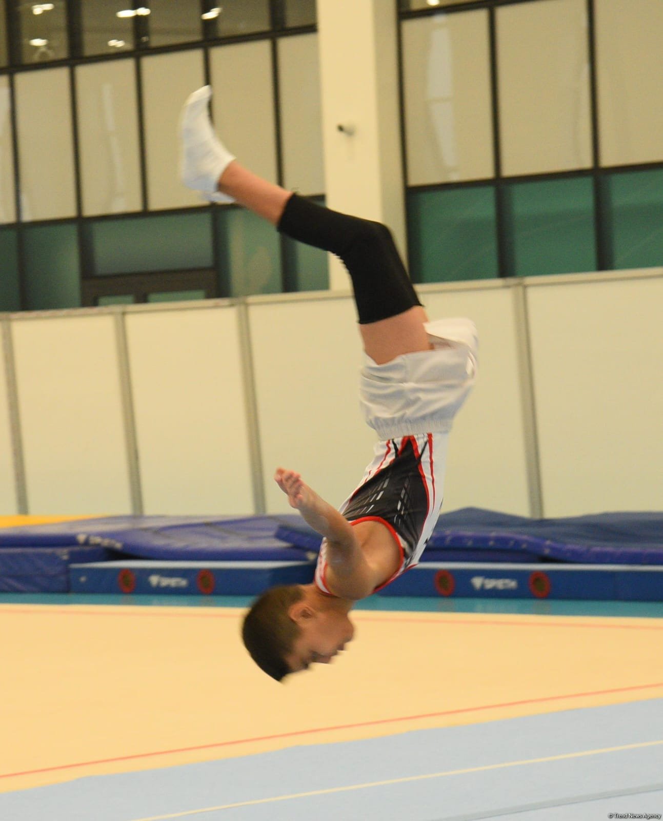 Kişi idman gimnastikası üzrə 29-cu, qadın idman gimnastikası üzrə 8-ci ölkə çempionatı və birinciliyi davam edir (FOTO)