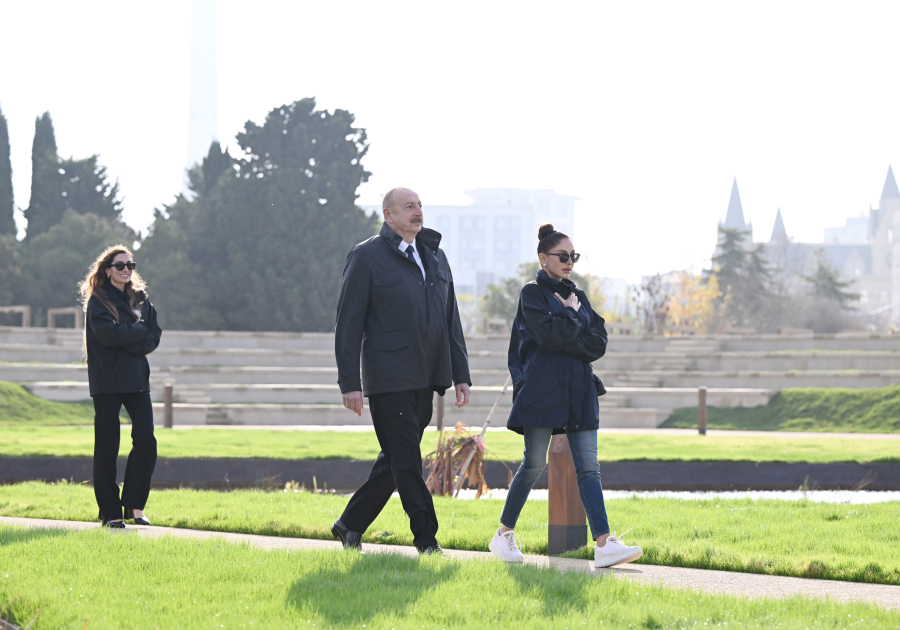 Prezident İlham Əliyev,  Birinci xanım Mehriban Əliyeva və ailə üzvləri Mərkəzi Nəbatat Bağının açılışında iştirak ediblər (FOTO/VİDEO)