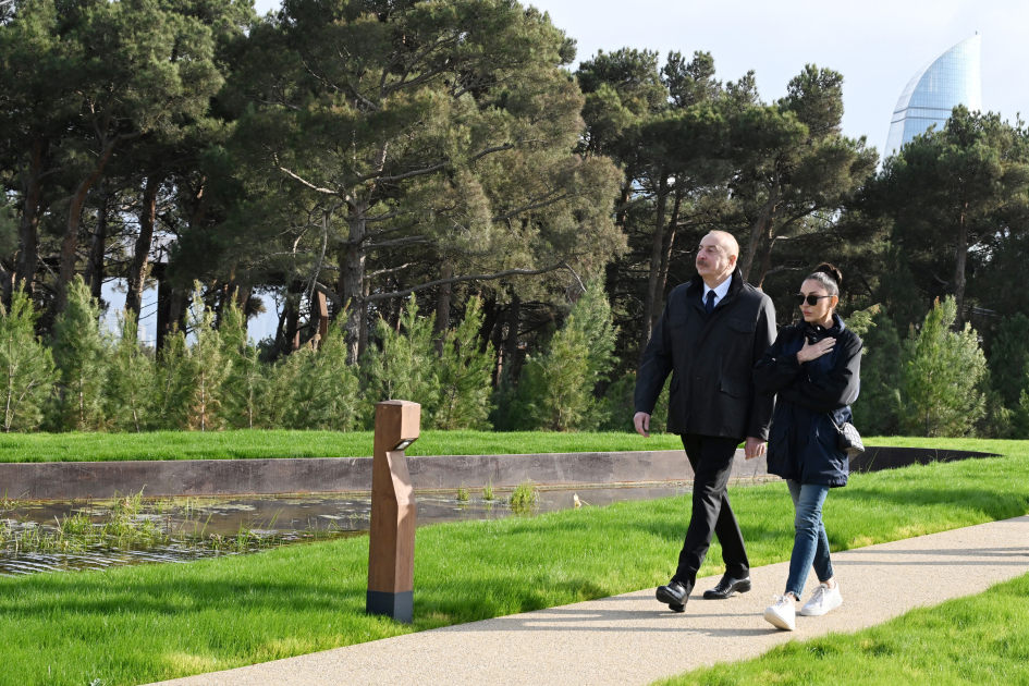 Prezident İlham Əliyev,  Birinci xanım Mehriban Əliyeva və ailə üzvləri Mərkəzi Nəbatat Bağının açılışında iştirak ediblər (FOTO/VİDEO)