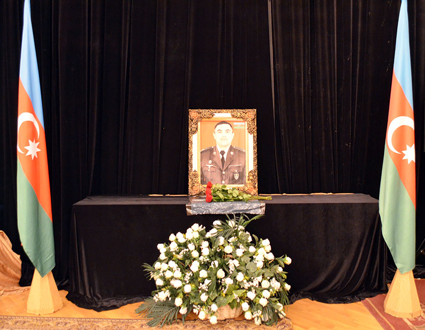 Vətən Müharibəsi Qəhrəmanı Elçin Mansurovun anım mərasimi keçirilib (FOTO)