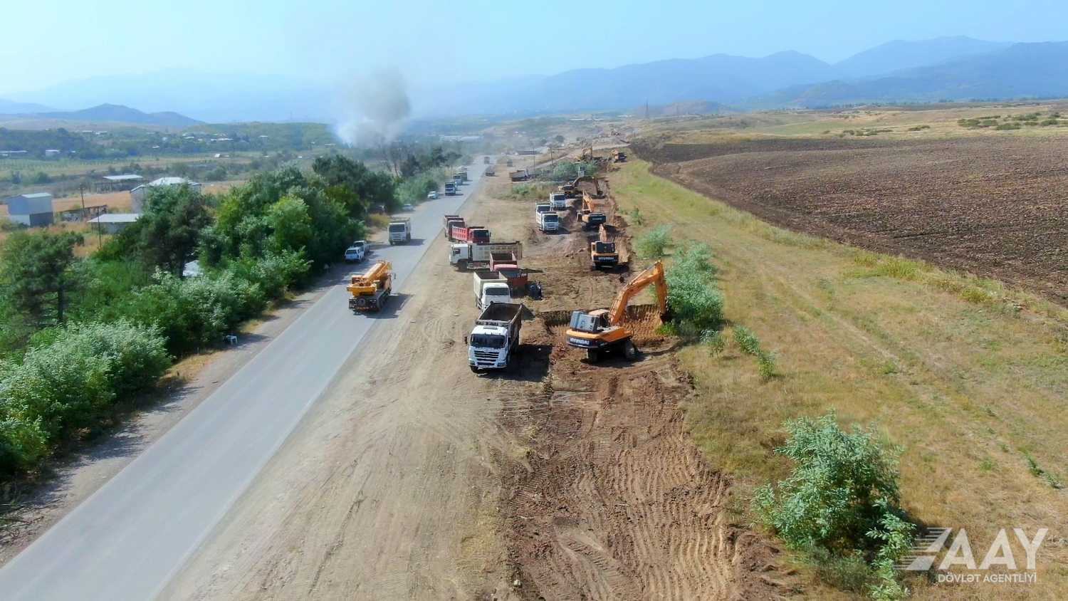 Ağdam-Əsgəran-Xocalı-Xankəndi yolunun yenidən qurulması sürətlə davam etdirilir (FOTO/VİDEO)