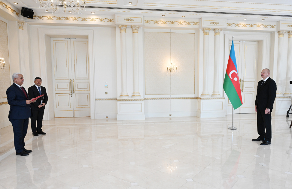 Prezident İlham Əliyev Yəmənin Azərbaycanda yeni təyin olunmuş səfirinin etimadnaməsini qəbul edib (FOTO/VİDEO) (YENİLƏNİB)
