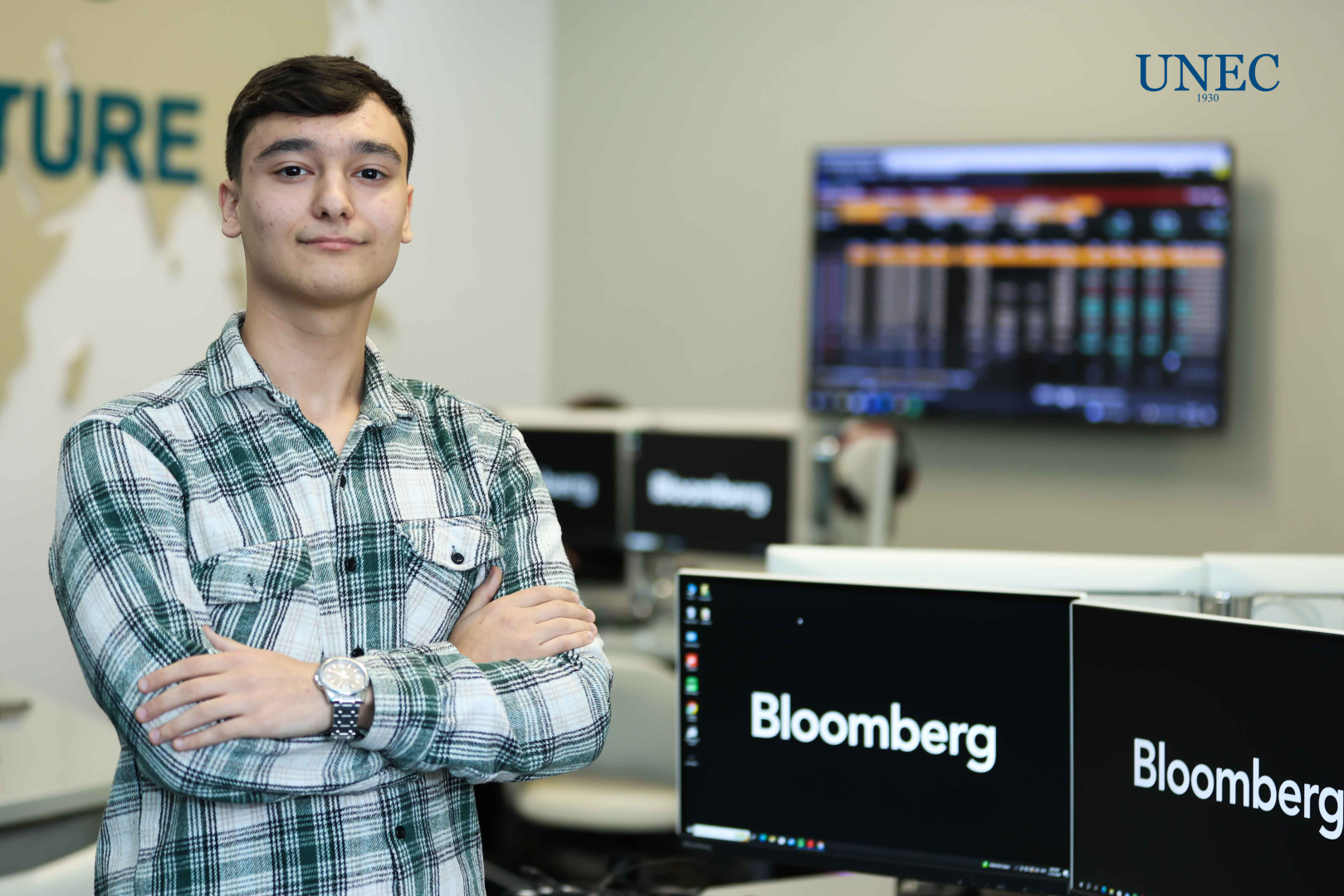 UNEC tələbələri Bloomberg Qlobal Ticarət Yarışında regionda 2-ci, dünyada 32-ci olublar (FOTO)