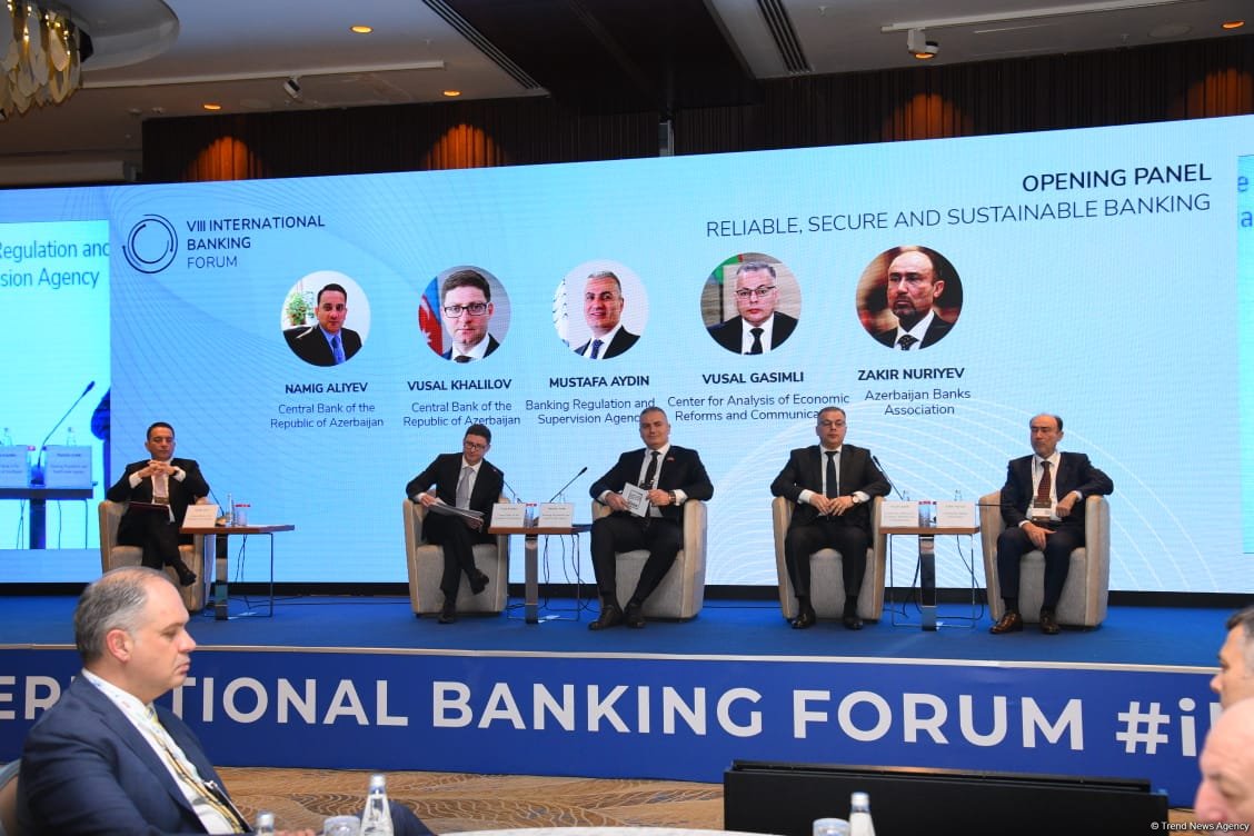Bakıda Beynəlxalq Bankçılıq Forumunun birinci günü başa çatıb (FOTO) (ƏLAVƏ EDİLİB)
