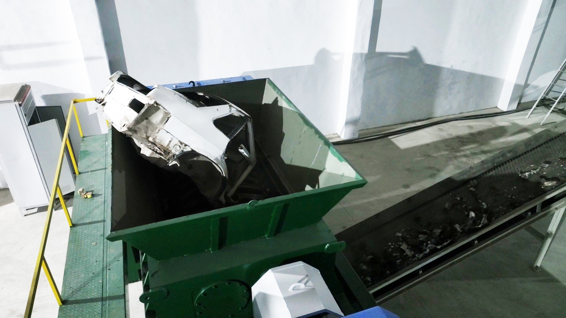 Nəqliyyat vasitələrinin utilizasiyası ilə bağlı elektron portal istifadəyə verildi (FOTO)