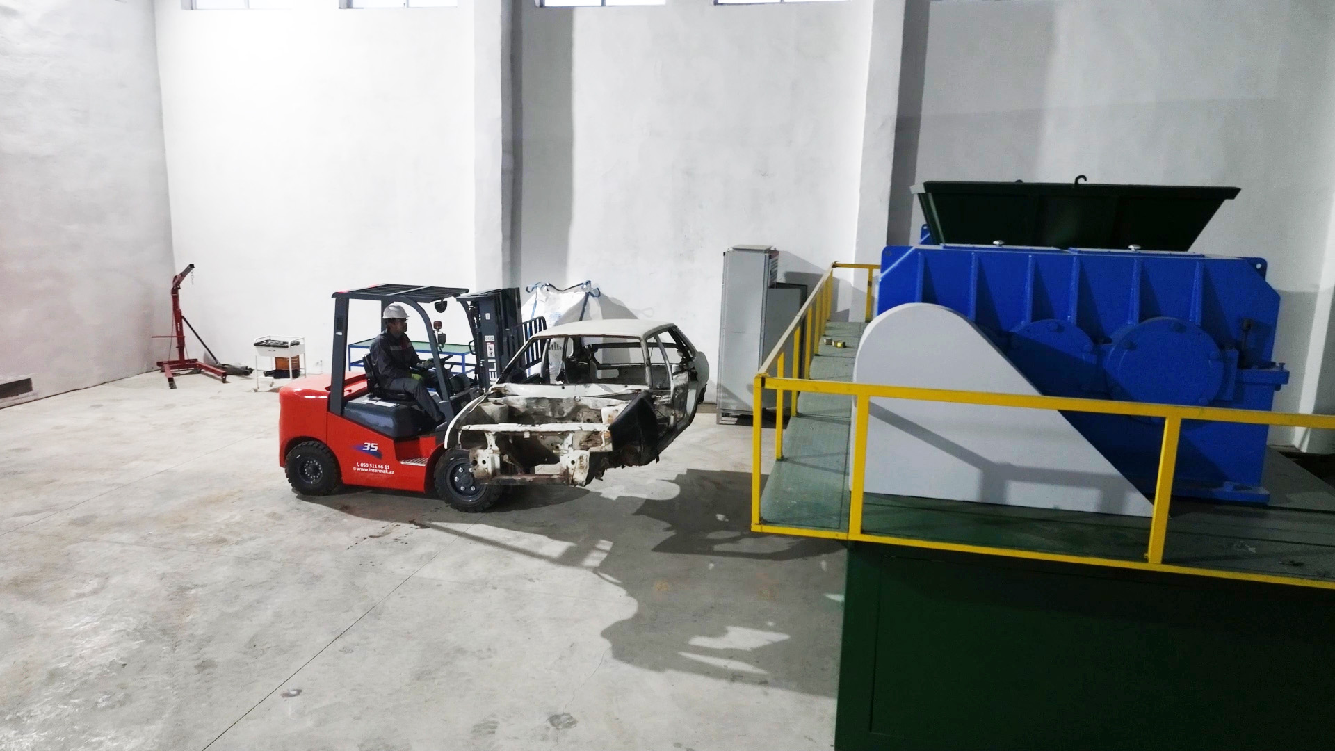 Nəqliyyat vasitələrinin utilizasiyası ilə bağlı elektron portal istifadəyə verildi (FOTO)