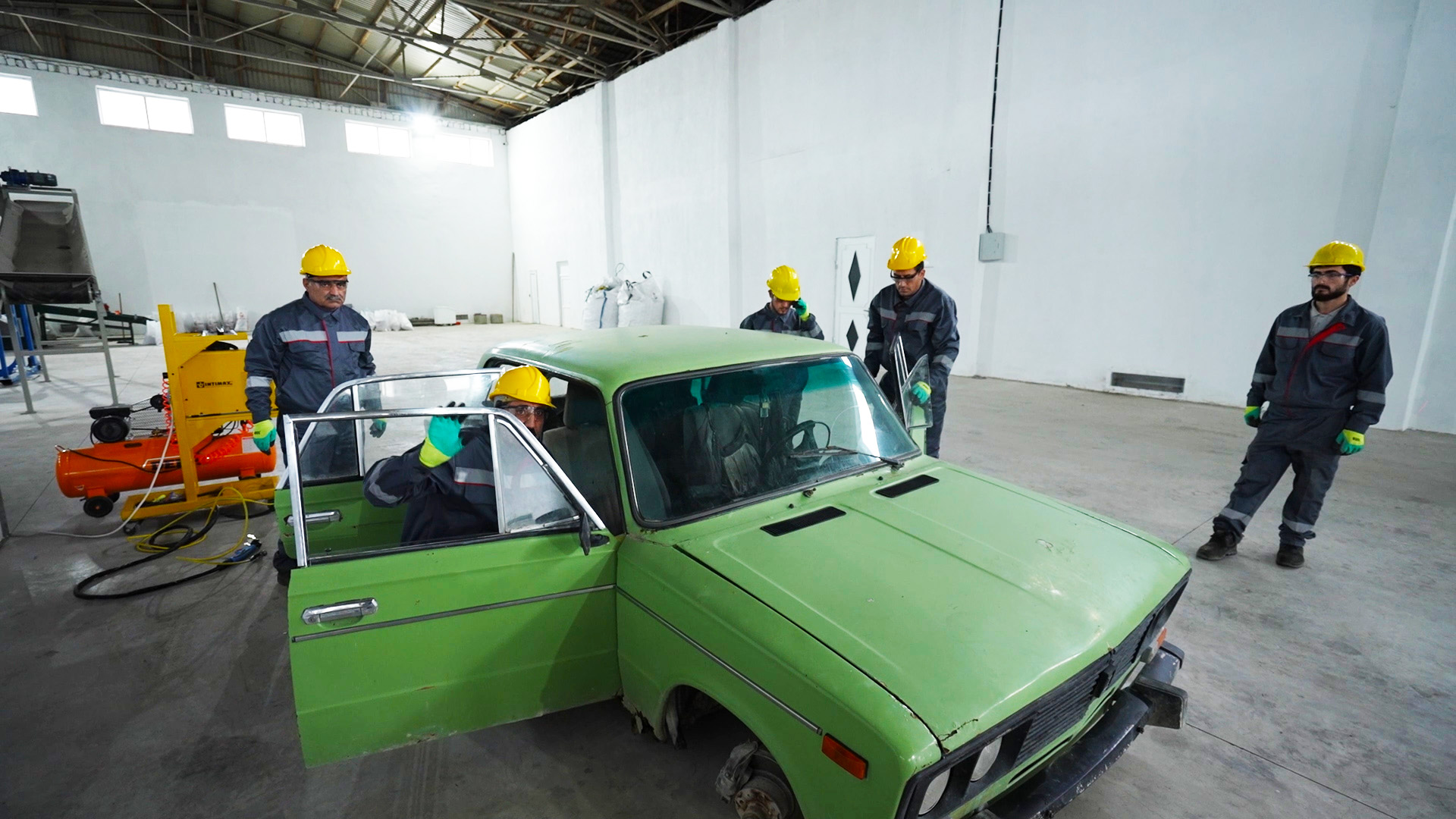 Nəqliyyat vasitələrinin utilizasiyası ilə bağlı elektron portal istifadəyə verildi (FOTO)