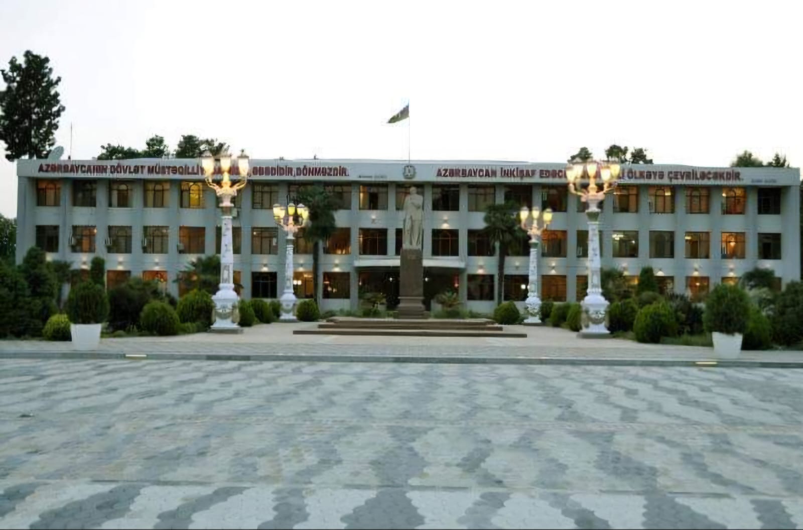 Ağcabədinin Hindarx qəsəbəsi və Bayraq meydanında abadlıq işlərinə ayrılan məbləğ məlum olub