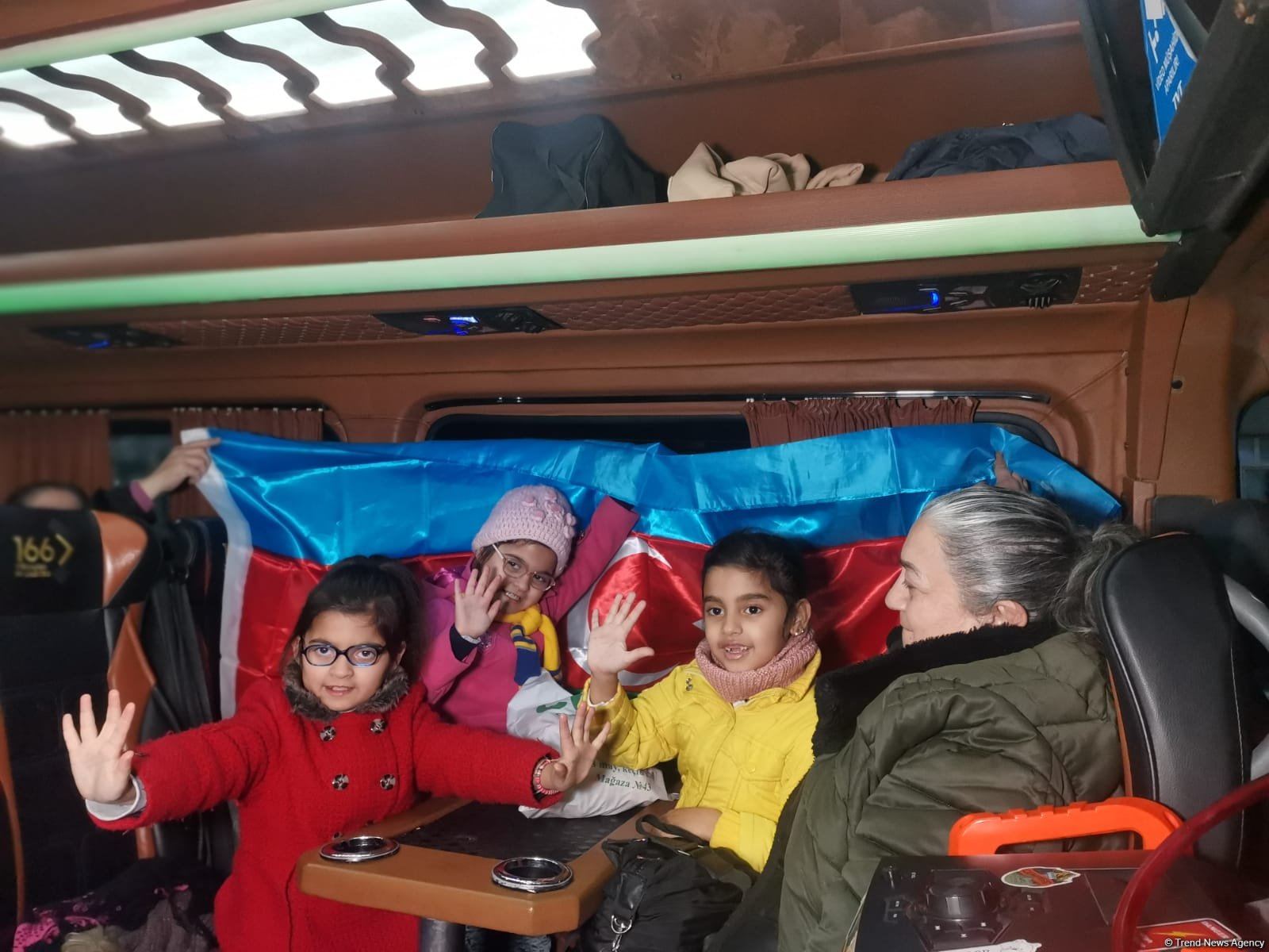 Şuşa şəhərinə növbəti köç karvanı yola salınıb (FOTO/VİDEO)