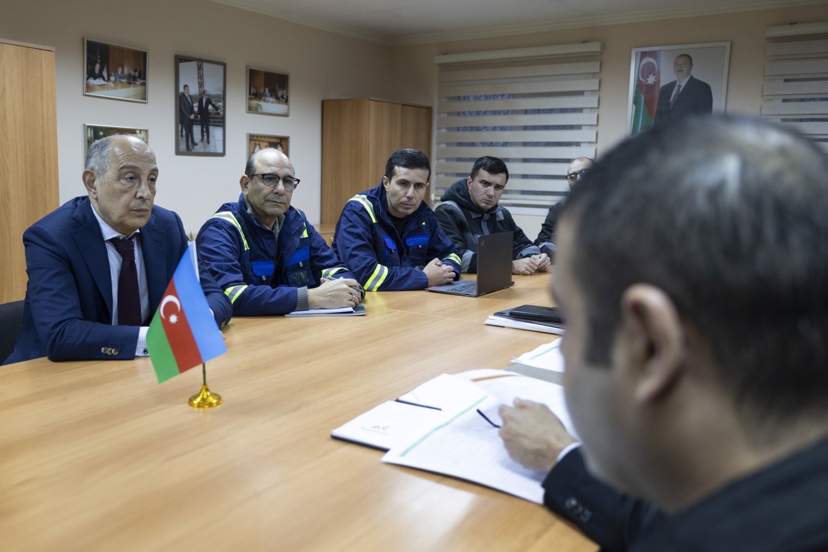 Gədəbəydə “AzerGold” QSC və “R.V. Investment Group Services, LLC ABŞ” arasında görüş keçirilib (FOTO)