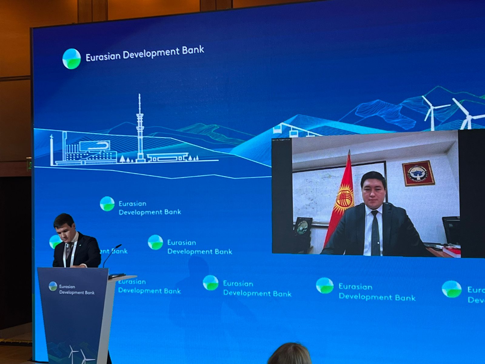 AİB Qırğızıstanda avtomobil yolunun tikintisi üçün TİƏ-nin hazırlanmasına texniki dəstək göstərəcək