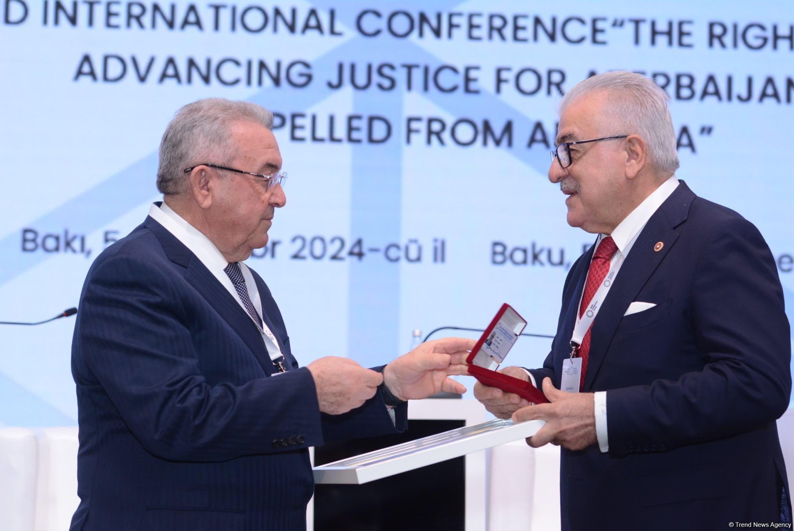 Qərbi Azərbaycan İcmasının fəxri üzvlük sertifikatları təqdim edilib (FOTO)