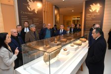 Beynəlxalq parlament konfransının iştirakçıları Heydər Əliyev Mərkəzi ilə tanış olublar (FOTO)