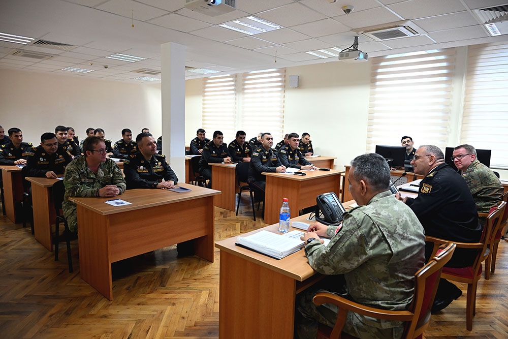 Bakıda NATO-nun təlim kursu keçirilib (FOTO)