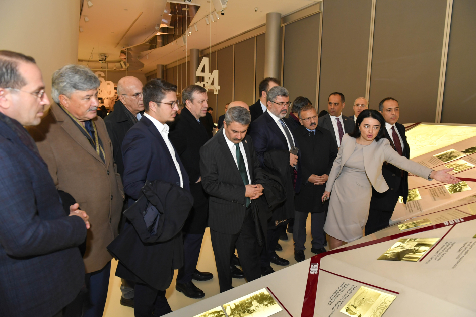 Beynəlxalq parlament konfransının iştirakçıları Heydər Əliyev Mərkəzi ilə tanış olublar (FOTO)