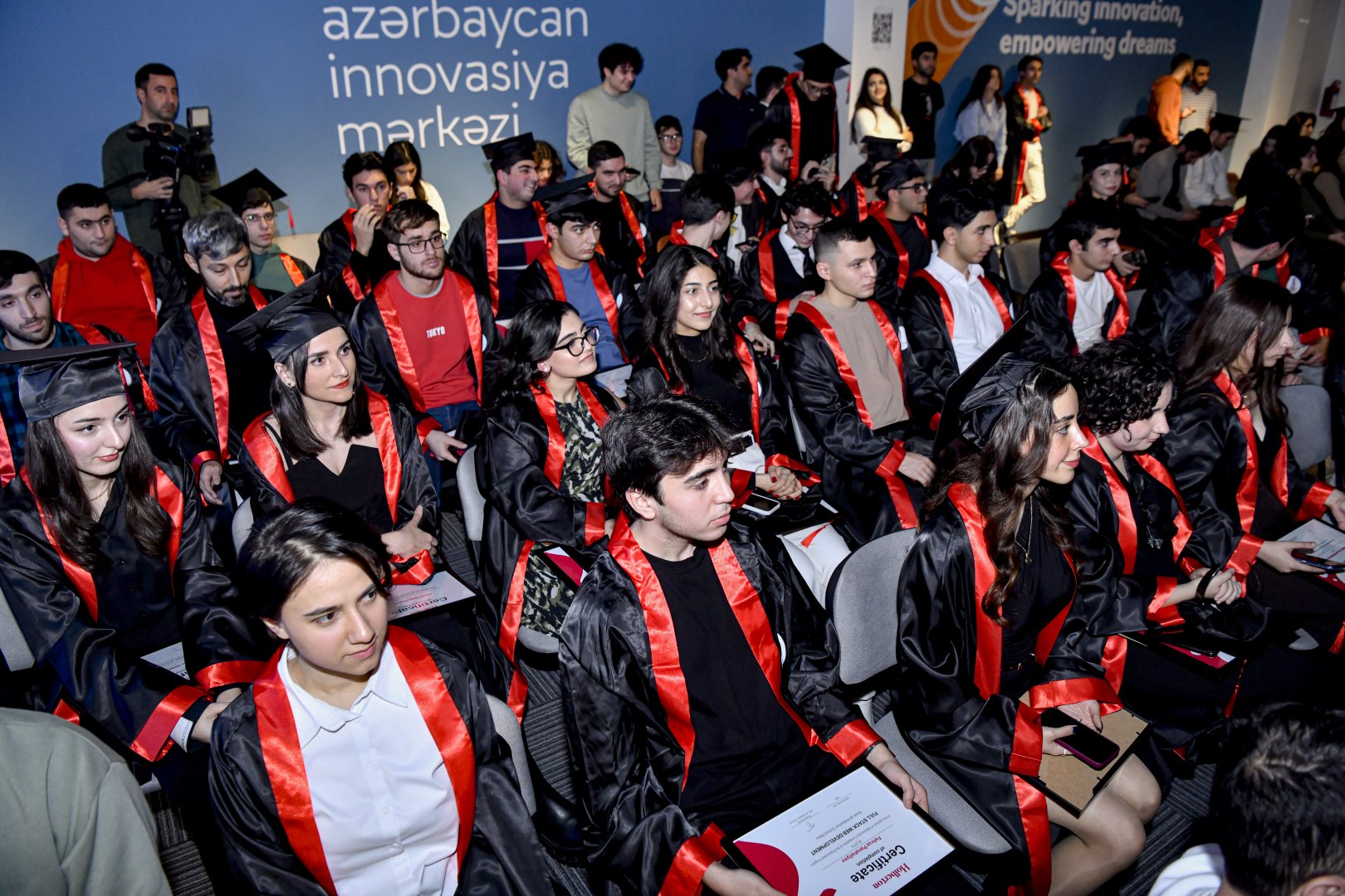 “PAŞA Holding”in dəstək göstərdiyi "Holberton School Azerbaijan” məktəbinin ikinci məzun günü baş tutub (FOTO)