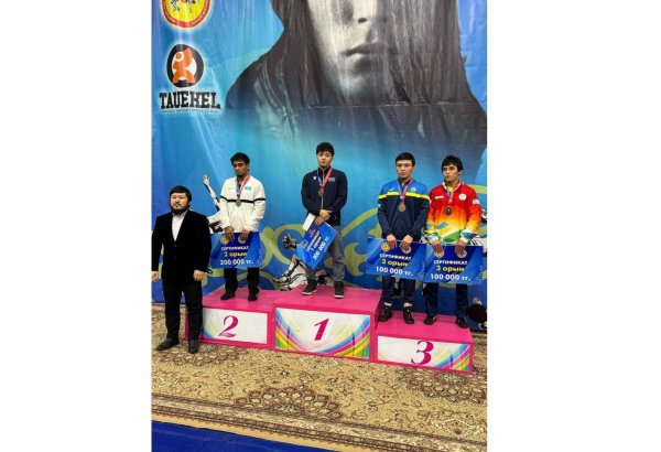 Güləşçilərimiz Qazaxıstanda keçirilən yarışda iki qızıl medal qazanıblar (FOTO)
