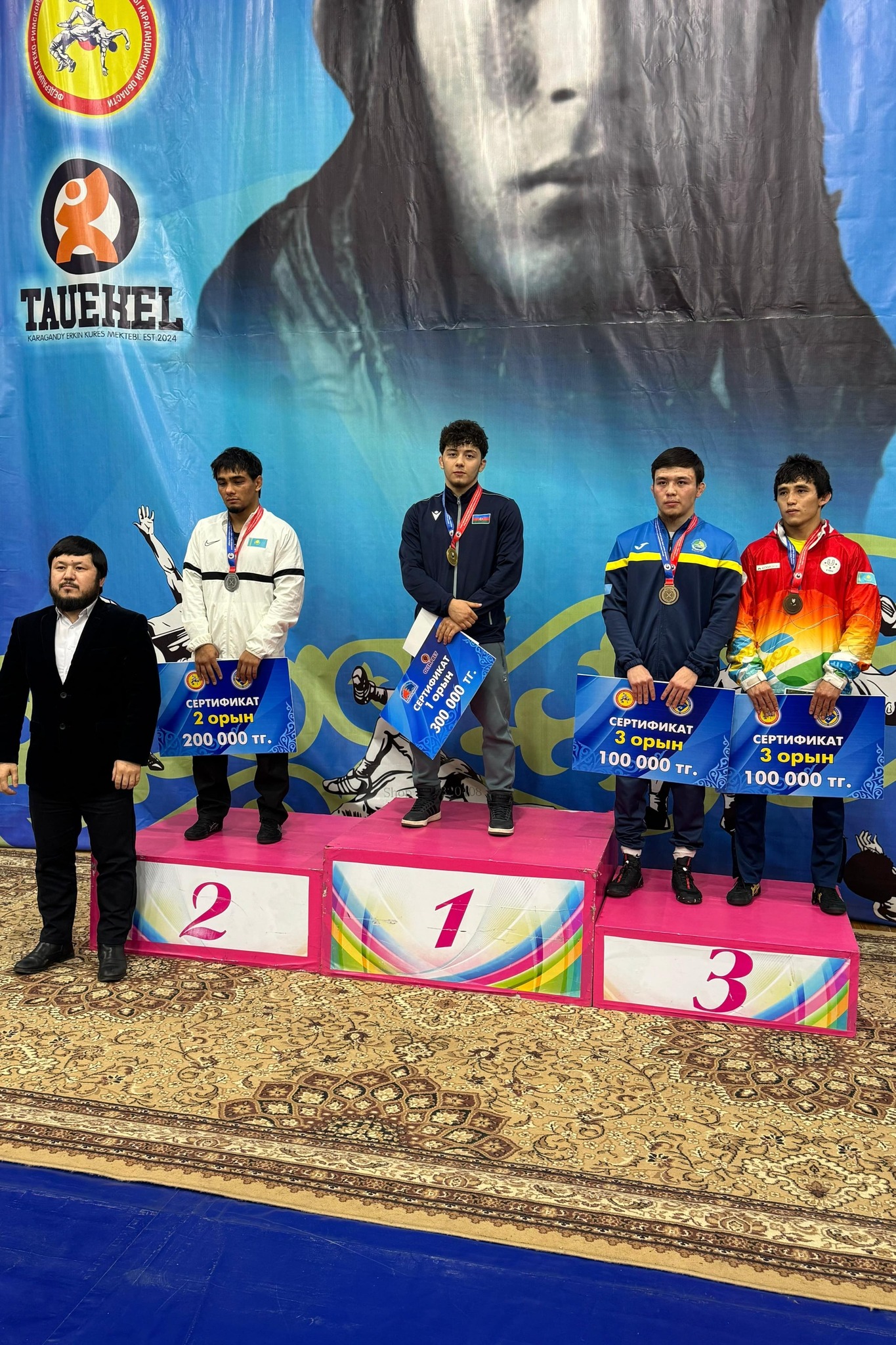 Güləşçilərimiz Qazaxıstanda keçirilən yarışda iki qızıl medal qazanıblar (FOTO)
