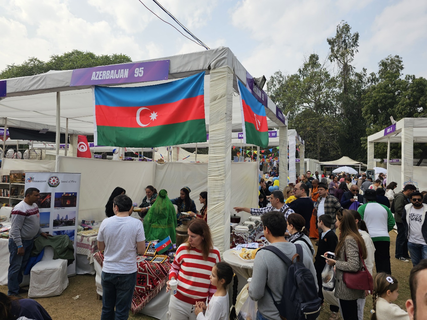 Azərbaycan Nyu Dehlidə təşkil olunan diplomatik xeyriyyə yarmarkasında təmsil olunub (FOTO)