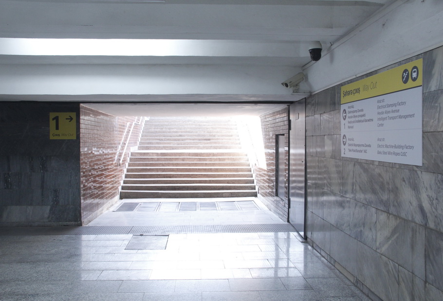 İlk dəfə metropoliten stansiyalarının çıxışları nömrələnir (FOTO)