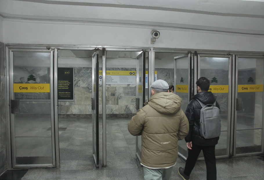 İlk dəfə metropoliten stansiyalarının çıxışları nömrələnir (FOTO)