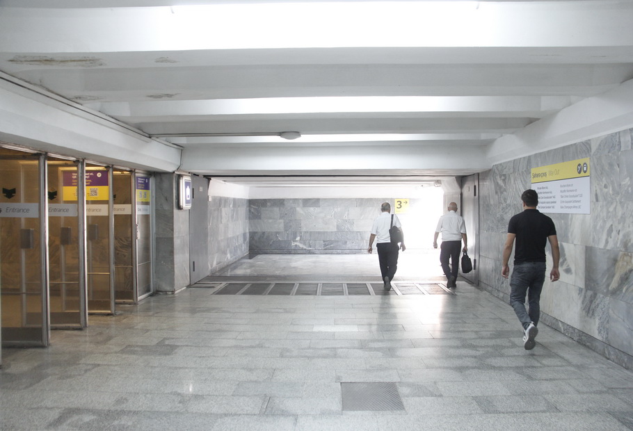 İlk dəfə metropoliten stansiyalarının çıxışları nömrələnir (FOTO)