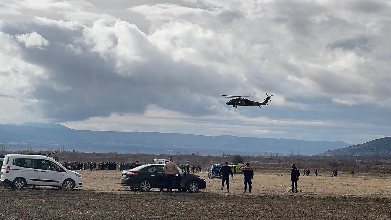 Türkiyədə iki hərbi helikopter toqquşdu - Altı hərbçi şəhid oldu, biri generaldır (ƏLAVƏ EDİLİB)