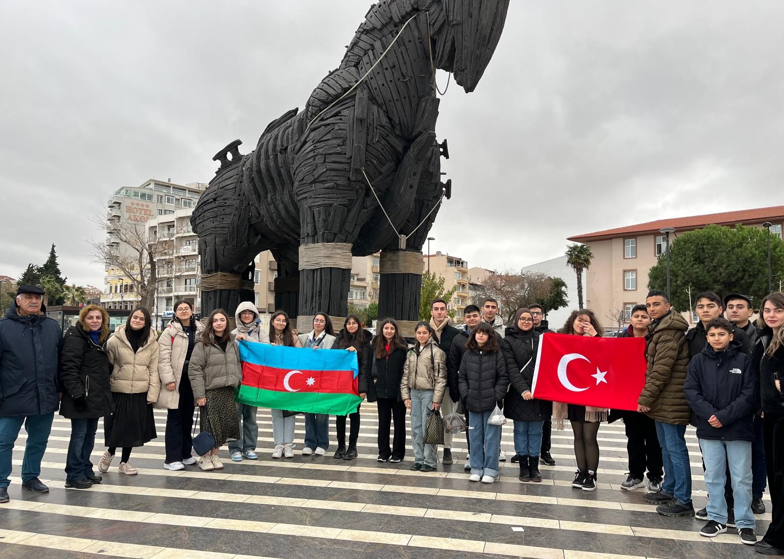 Azərbaycan və Türkiyə məktəbliləri Çanaqqalaya səfər edib
