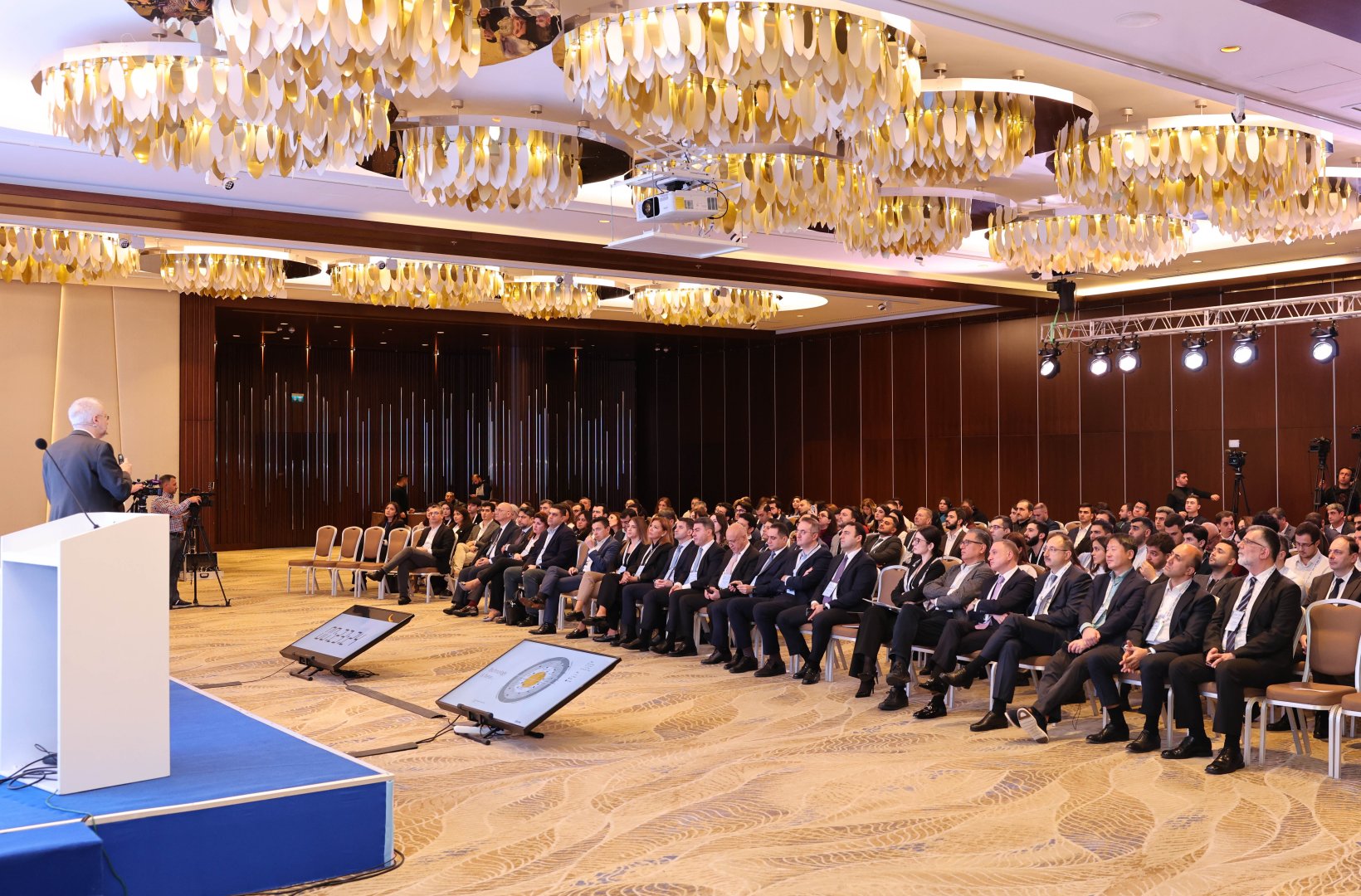 ABB-nin təşkilatçılığı ilə ölkəmizdə ilk Data və Süni İntellekt Sammiti keçirildi! (FOTO)