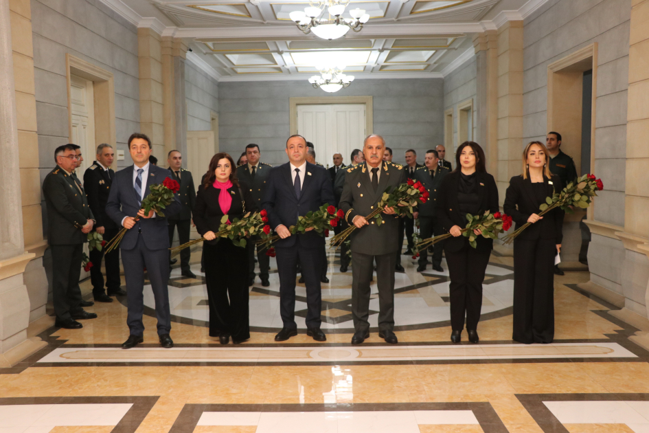 Hərbi Prokurorluqda Ulu Öndər Heydər Əliyevin vəfatının 21-ci ildönümü ilə bağlı anım mərasimi keçirilib (FOTO)