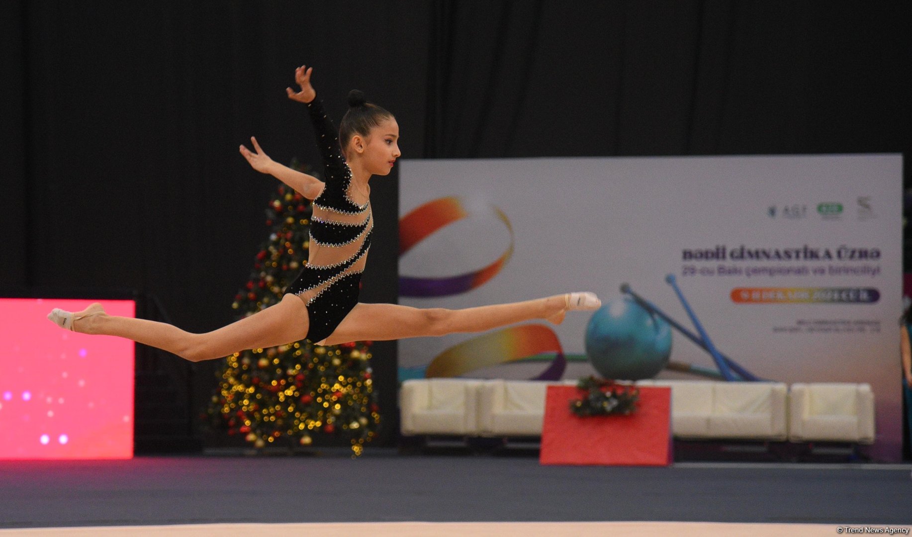 Bədii Gimnastika üzrə 29-cu Bakı çempionatı ve birinciliyi başladı (FOTO)