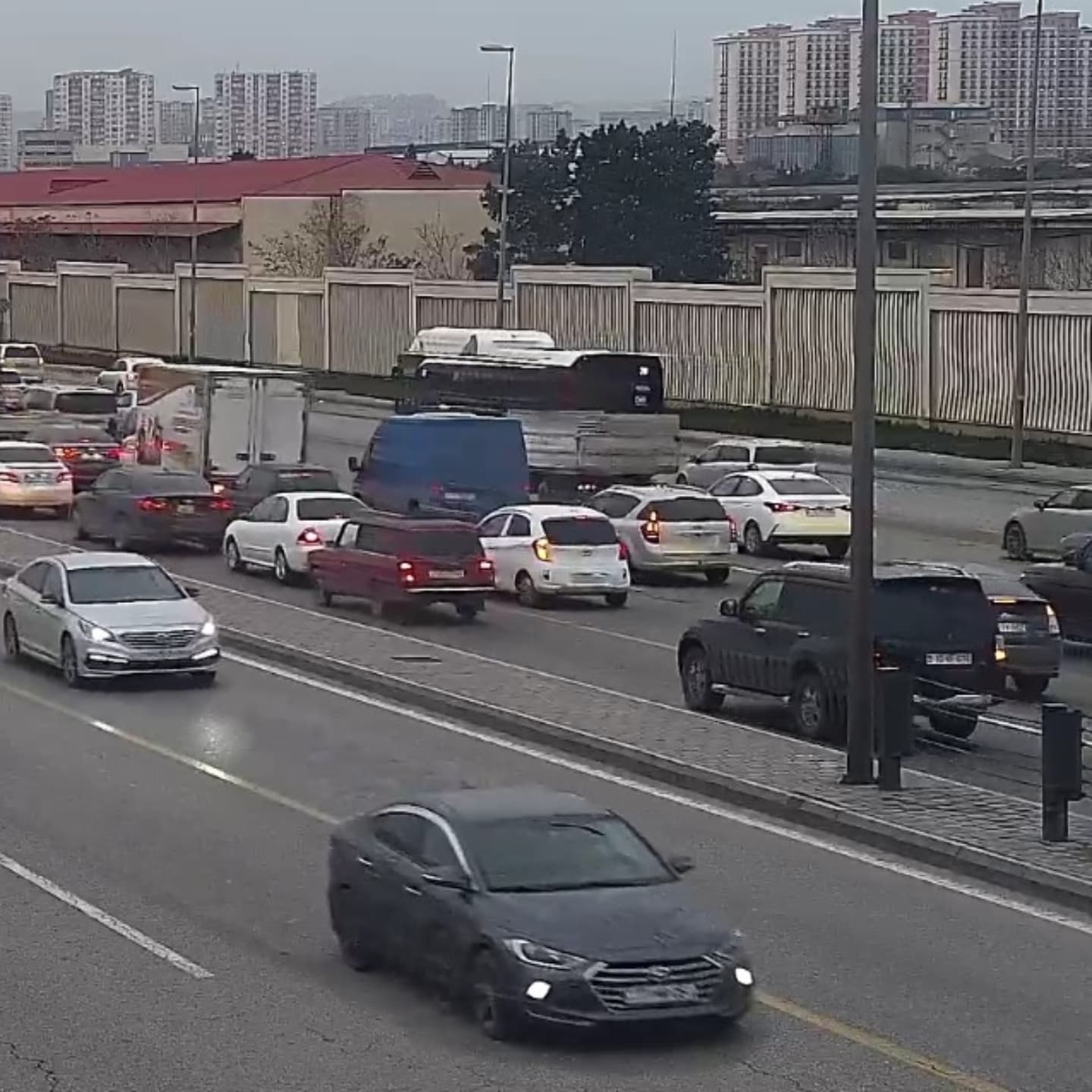 Sürücülərin NƏZƏRİNƏ: bu yollarda tıxac var - SİYAHI