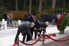 “Alyans” Azərbaycan Xüsusi Xidmət Orqanları Veteranlarının İctimai Birliyinin üzvləri ulu öndər Heydər Əliyevin məzarını ziyarət ediblər (FOTO)