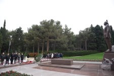“Alyans” Azərbaycan Xüsusi Xidmət Orqanları Veteranlarının İctimai Birliyinin üzvləri ulu öndər Heydər Əliyevin məzarını ziyarət ediblər (FOTO)