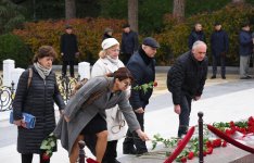“Alyans” Azərbaycan Xüsusi Xidmət Orqanları Veteranlarının İctimai Birliyinin üzvləri ulu öndər Heydər Əliyevin məzarını ziyarət ediblər (FOTO)