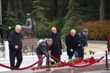 “Alyans” Azərbaycan Xüsusi Xidmət Orqanları Veteranlarının İctimai Birliyinin üzvləri ulu öndər Heydər Əliyevin məzarını ziyarət ediblər (FOTO)