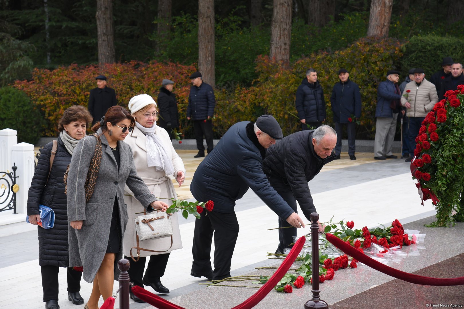“Alyans” Azərbaycan Xüsusi Xidmət Orqanları Veteranlarının İctimai Birliyinin üzvləri ulu öndər Heydər Əliyevin məzarını ziyarət ediblər (FOTO)