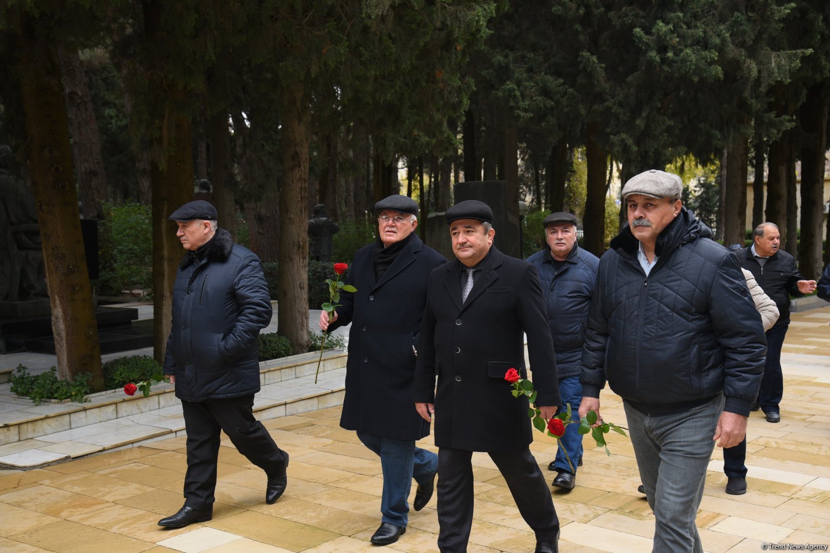 “Alyans” Azərbaycan Xüsusi Xidmət Orqanları Veteranlarının İctimai Birliyinin üzvləri ulu öndər Heydər Əliyevin məzarını ziyarət ediblər (FOTO)