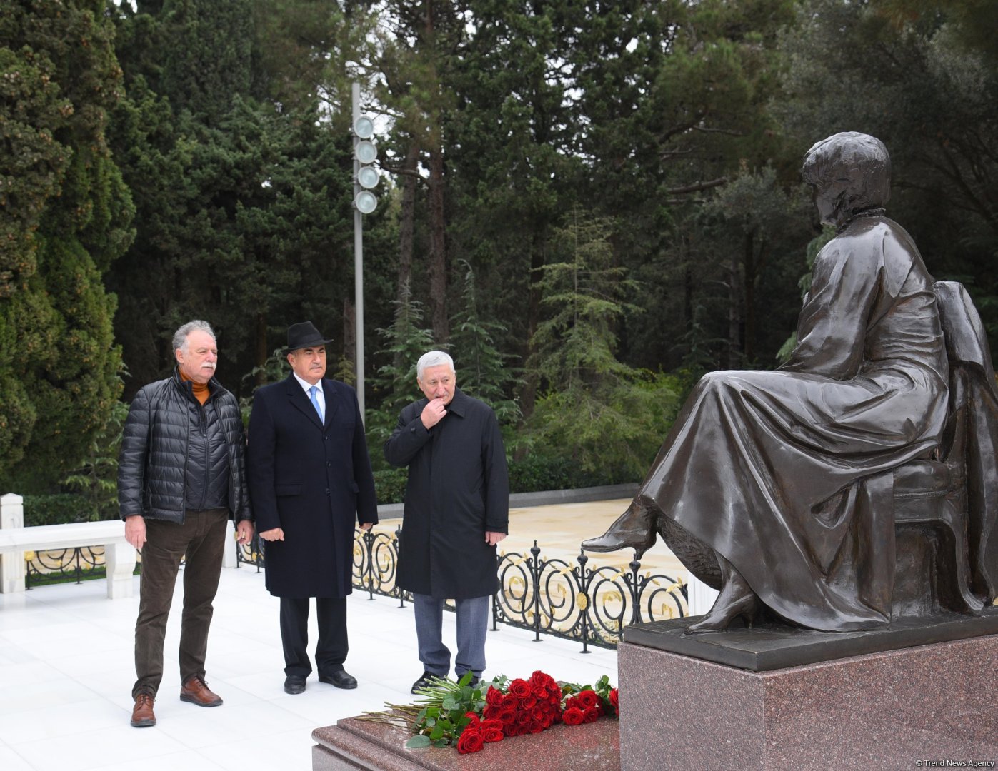 “Alyans” Azərbaycan Xüsusi Xidmət Orqanları Veteranlarının İctimai Birliyinin üzvləri ulu öndər Heydər Əliyevin məzarını ziyarət ediblər (FOTO)