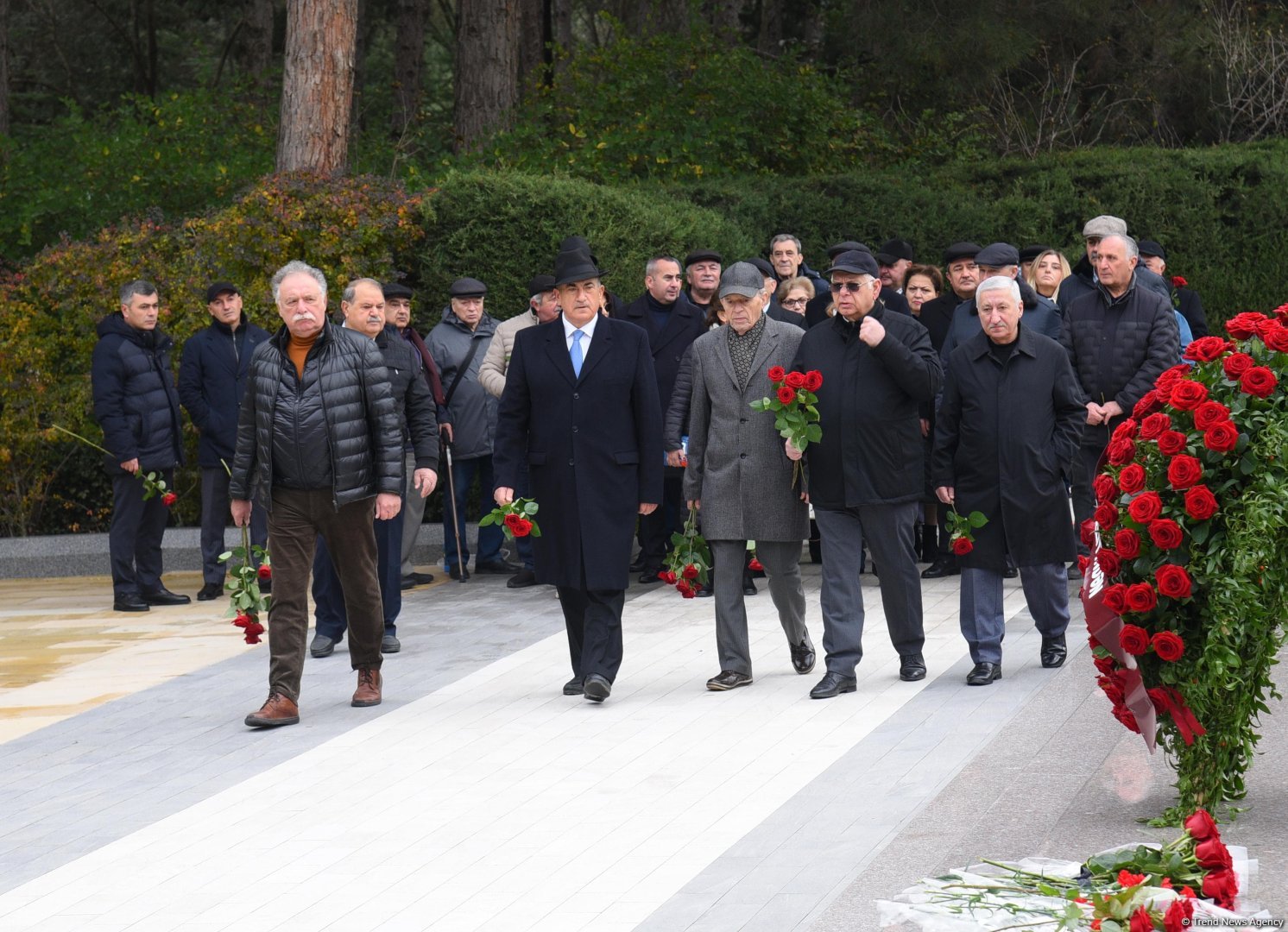 “Alyans” Azərbaycan Xüsusi Xidmət Orqanları Veteranlarının İctimai Birliyinin üzvləri ulu öndər Heydər Əliyevin məzarını ziyarət ediblər (FOTO)