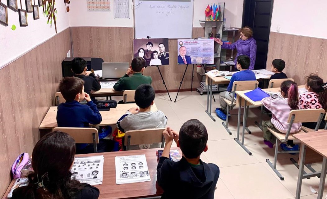 Bişkekdə Ulu Öndər Heydər Əliyevin xatirəsi yad edilib (FOTO)
