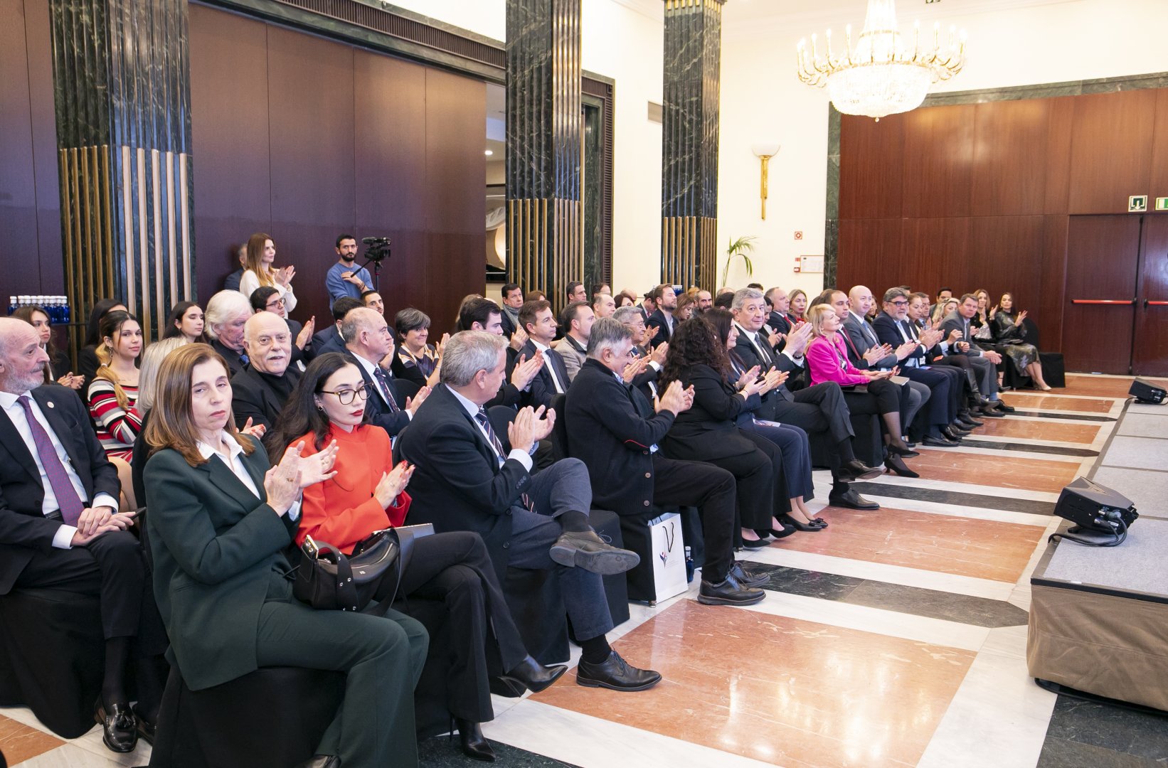 Madriddə tanınmış jurnalist-fotoqraf Gervasio Sançezin Azərbaycanın mina problemindən bəhs edən jurnalının təqdimatı keçirilib (FOTO)