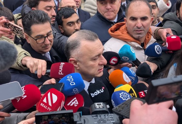 Səhiyyə nazirindən saxta cərrahlarla bağlı AÇIQLAMA